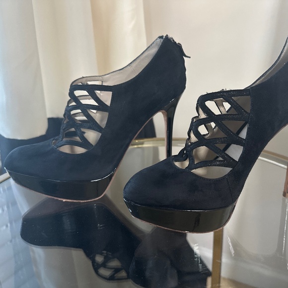 Elie Tahari - Picture 1 of 6